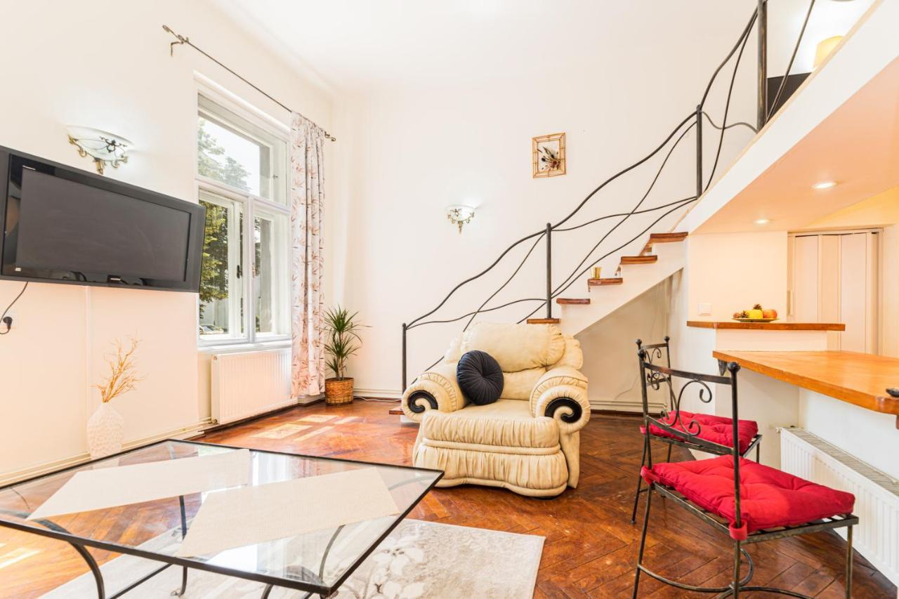 Sabin Apartments Private Parking Braşov Buitenkant foto
