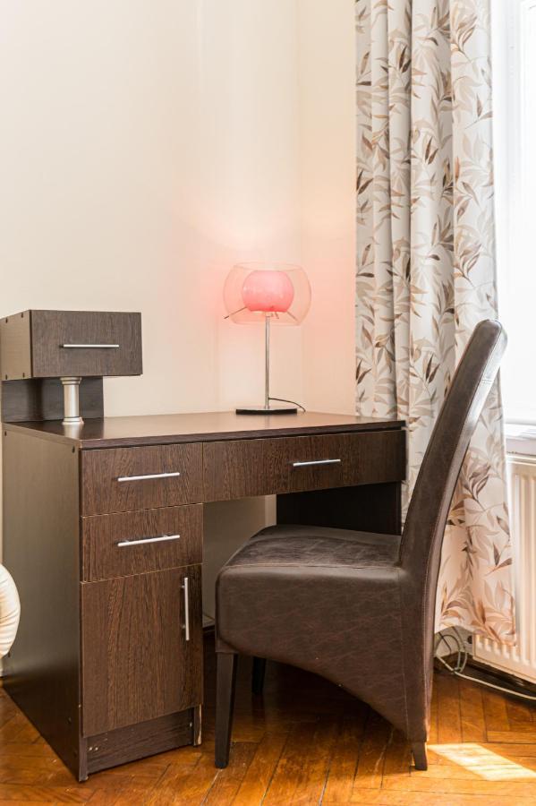 Sabin Apartments Private Parking Braşov Buitenkant foto
