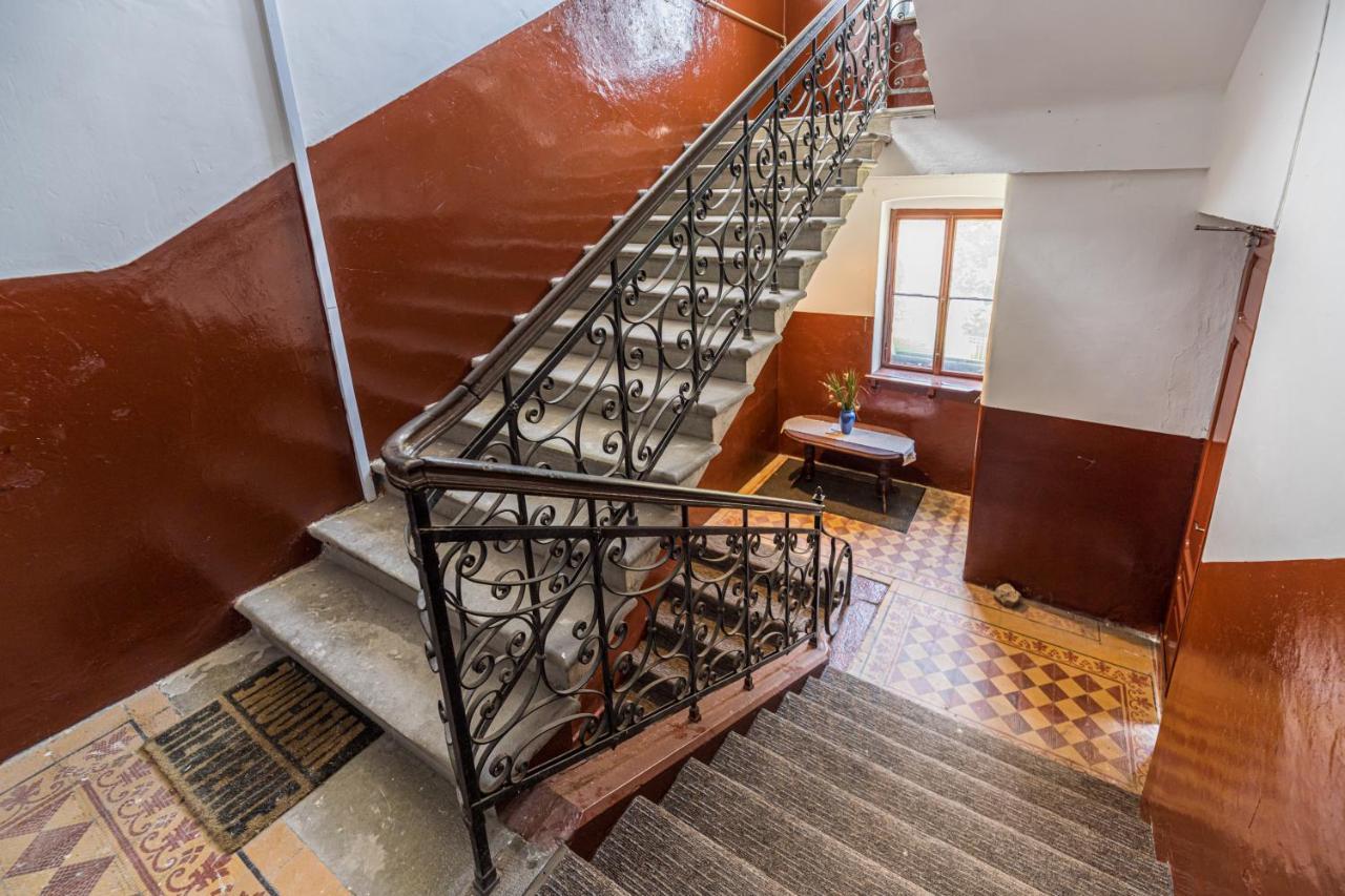 Sabin Apartments Private Parking Braşov Buitenkant foto