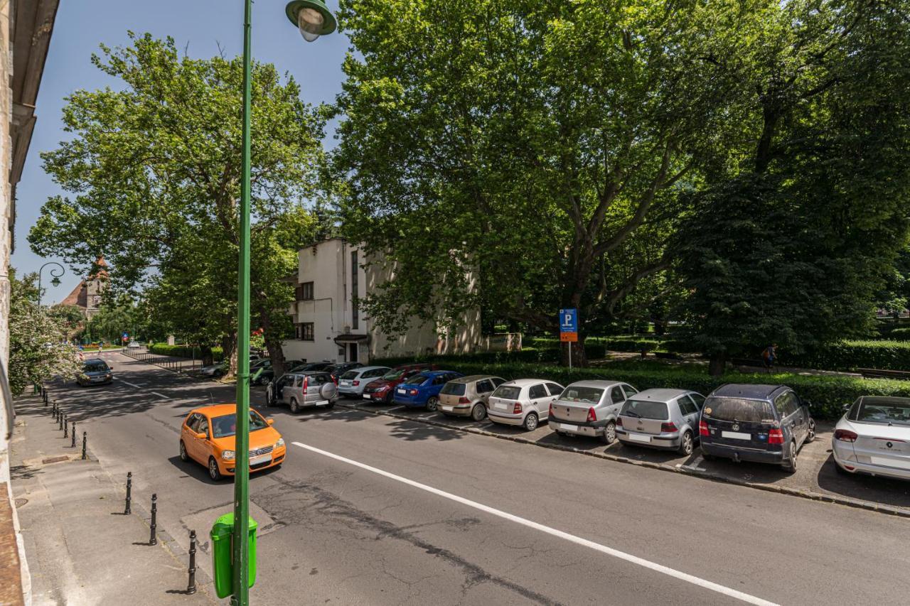 Sabin Apartments Private Parking Braşov Buitenkant foto