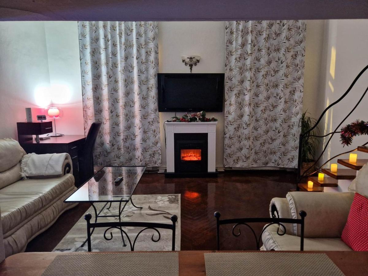Sabin Apartments Private Parking Braşov Buitenkant foto