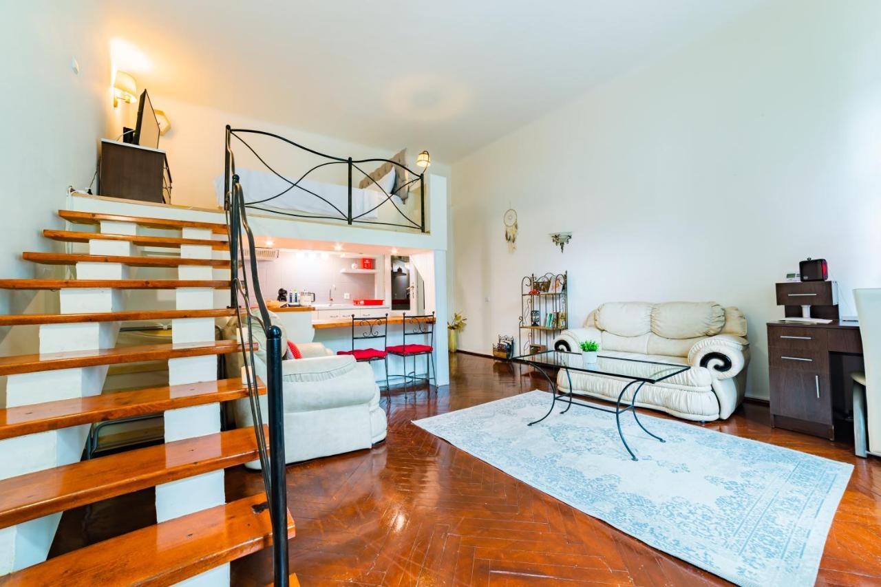 Sabin Apartments Private Parking Braşov Buitenkant foto