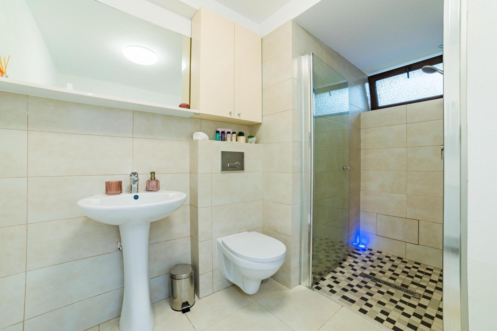 Sabin Apartments Private Parking Braşov Buitenkant foto