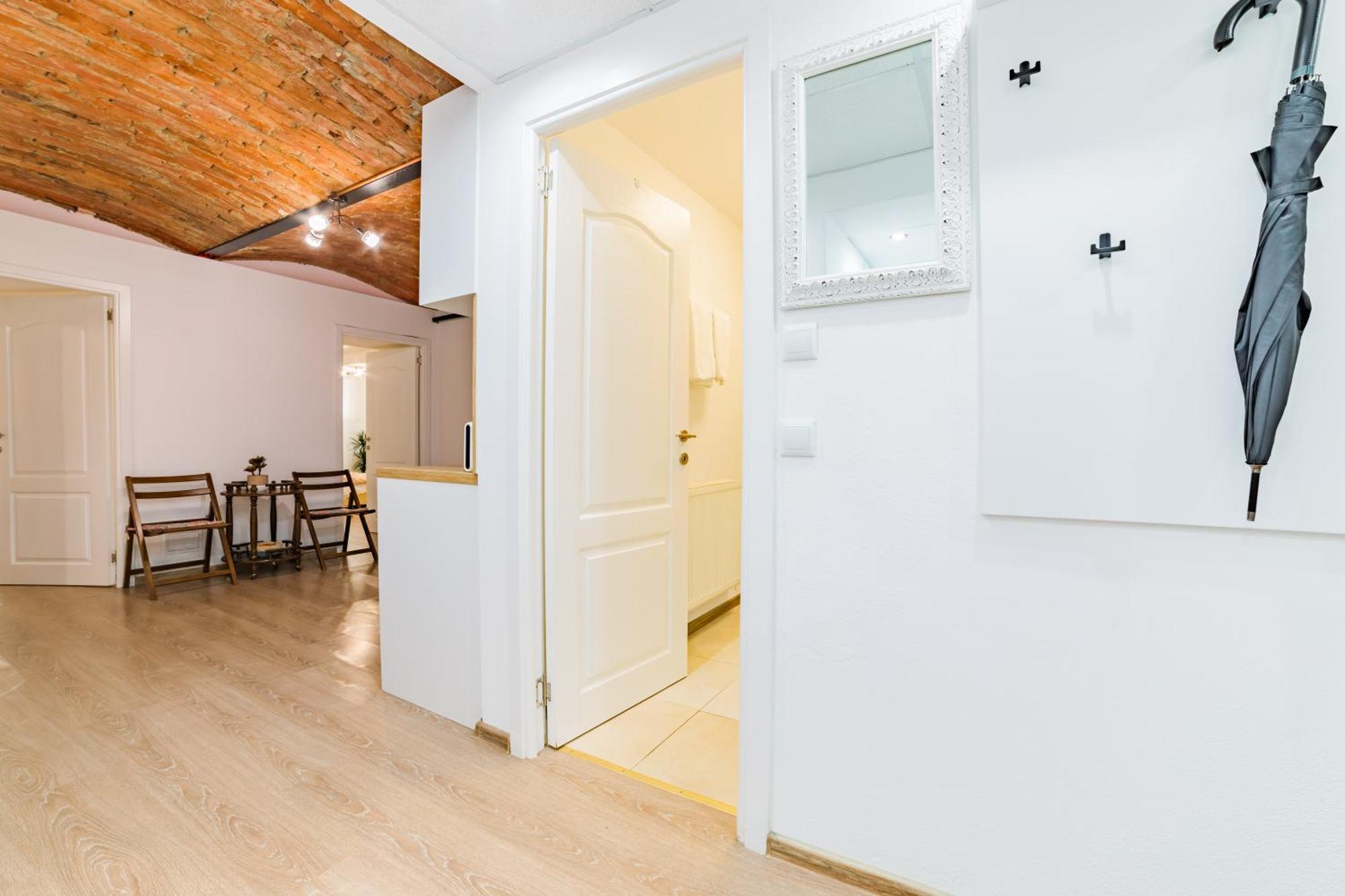 Sabin Apartments Private Parking Braşov Buitenkant foto