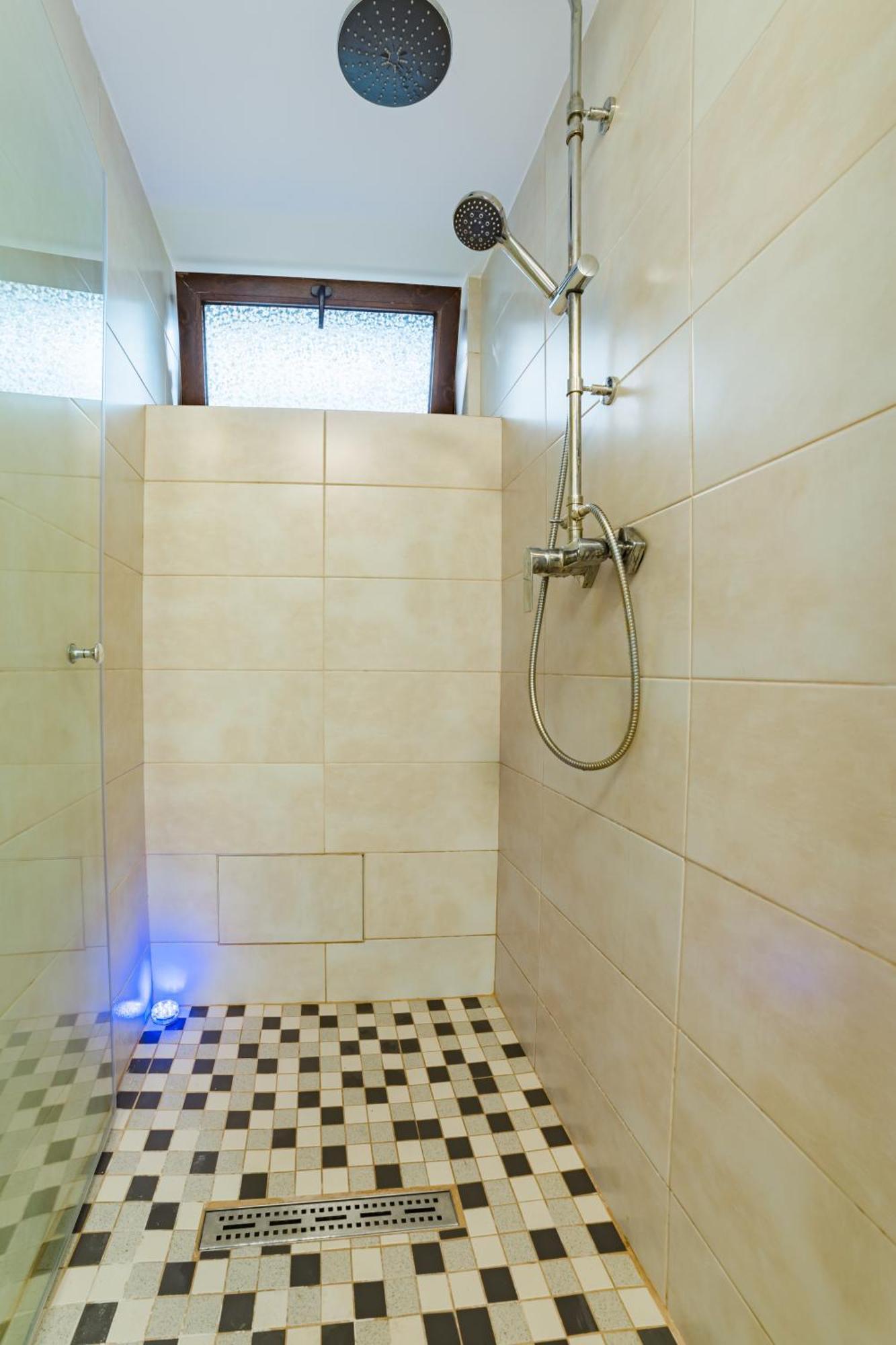 Sabin Apartments Private Parking Braşov Buitenkant foto